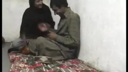 Il bottino di casalinghe amatoriali troie Armani va su raster.