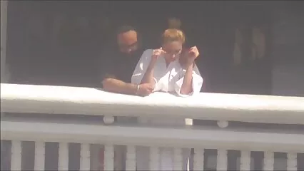 Non riposeremo sugli giovani puttane italiane allori.