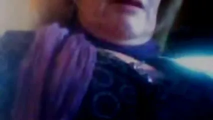 Un grosso cazzo ha bisogno di una schiena adeguata. mamma troie italiane