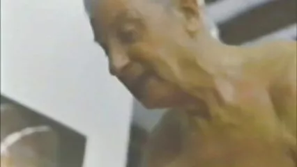 Basta passeggiate inutili con vere troie italiane il cazzo nudo.