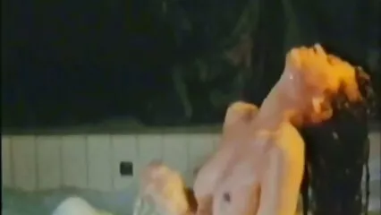 E ancora la notte, e ancora i gemiti in pieno . puttane italiane video